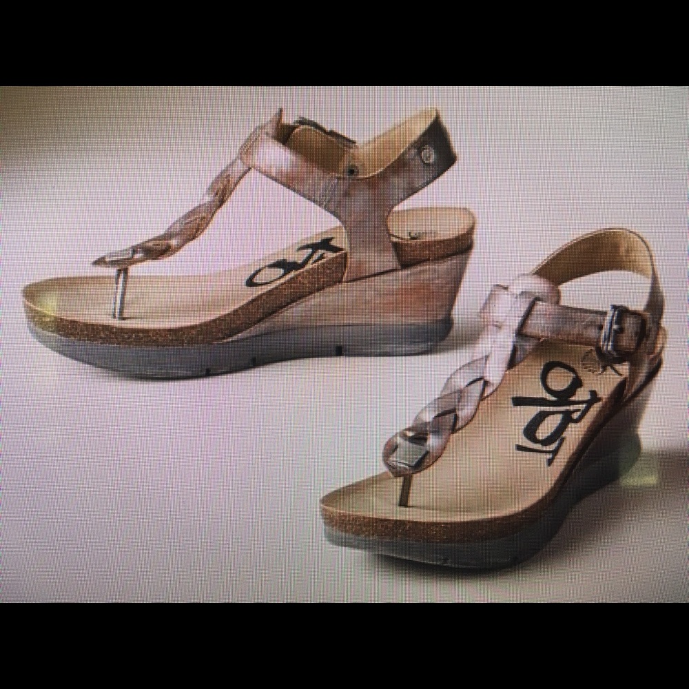 ANDELYN SANDALS SIZE 9 M